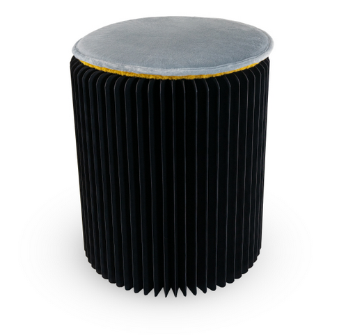 Sgabello pieghevole in carta con cuscino / Good vibes