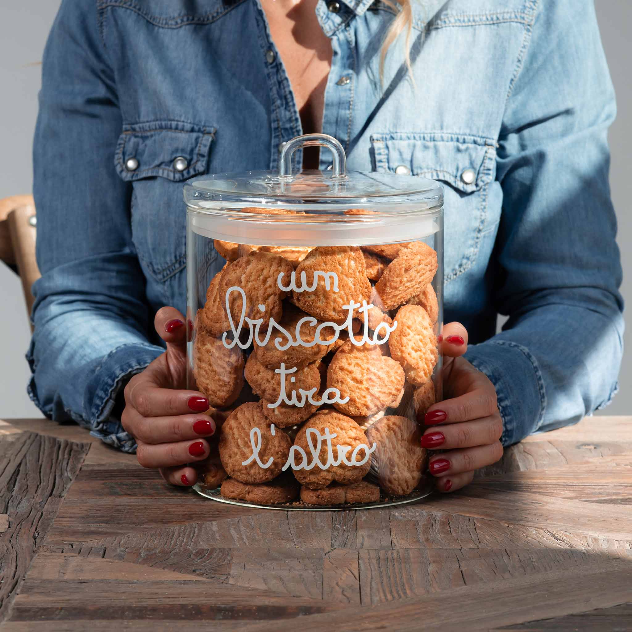 Biscottiera in vetro "Un biscotto tira l'altro" 15 cm