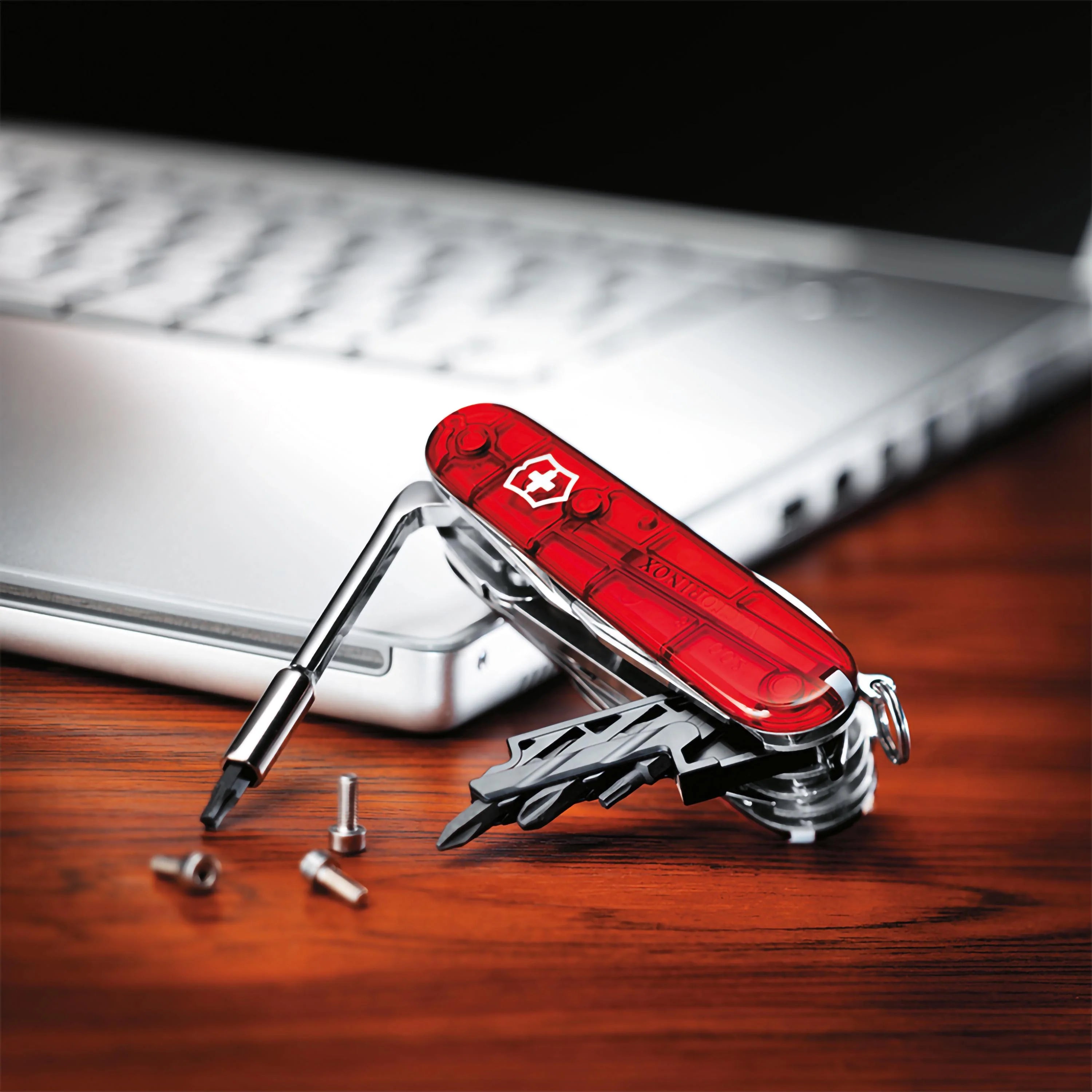 Multiuso - Cybertool M Ruby / Red