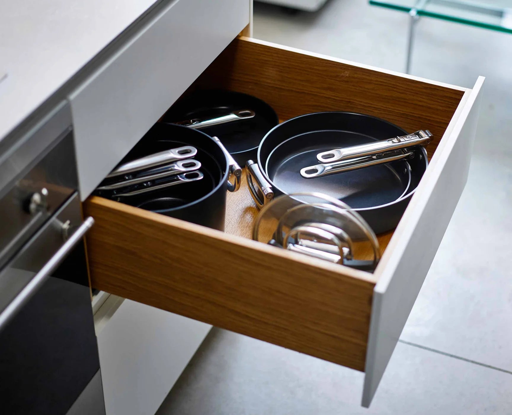 Padella Space in ceramica antiaderente blu da 20 cm con manico pieghevole