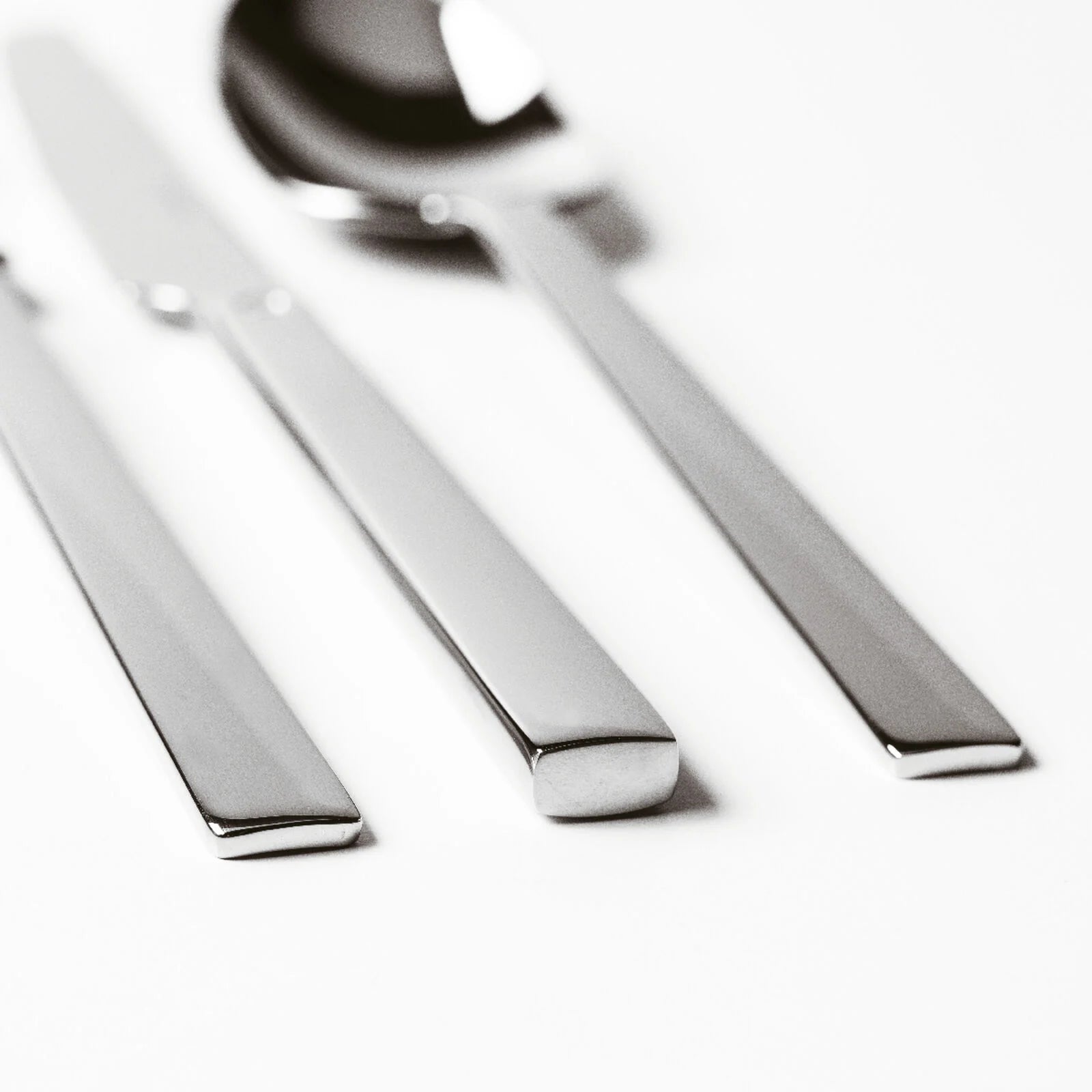 Neutra - servizio tavola 24 posate - in acciaio inox