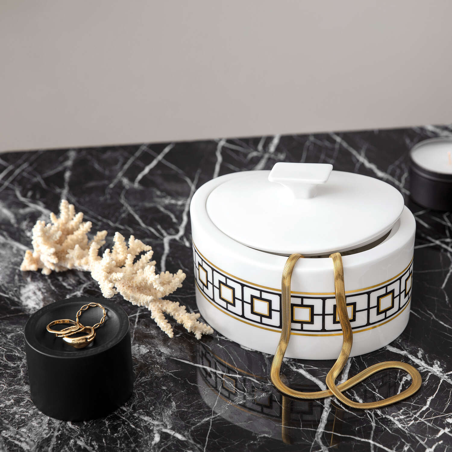 MetroChic Barattolo rotondo multicolore, 15,8 x 13,1 cm, Premium Bone Porcelain