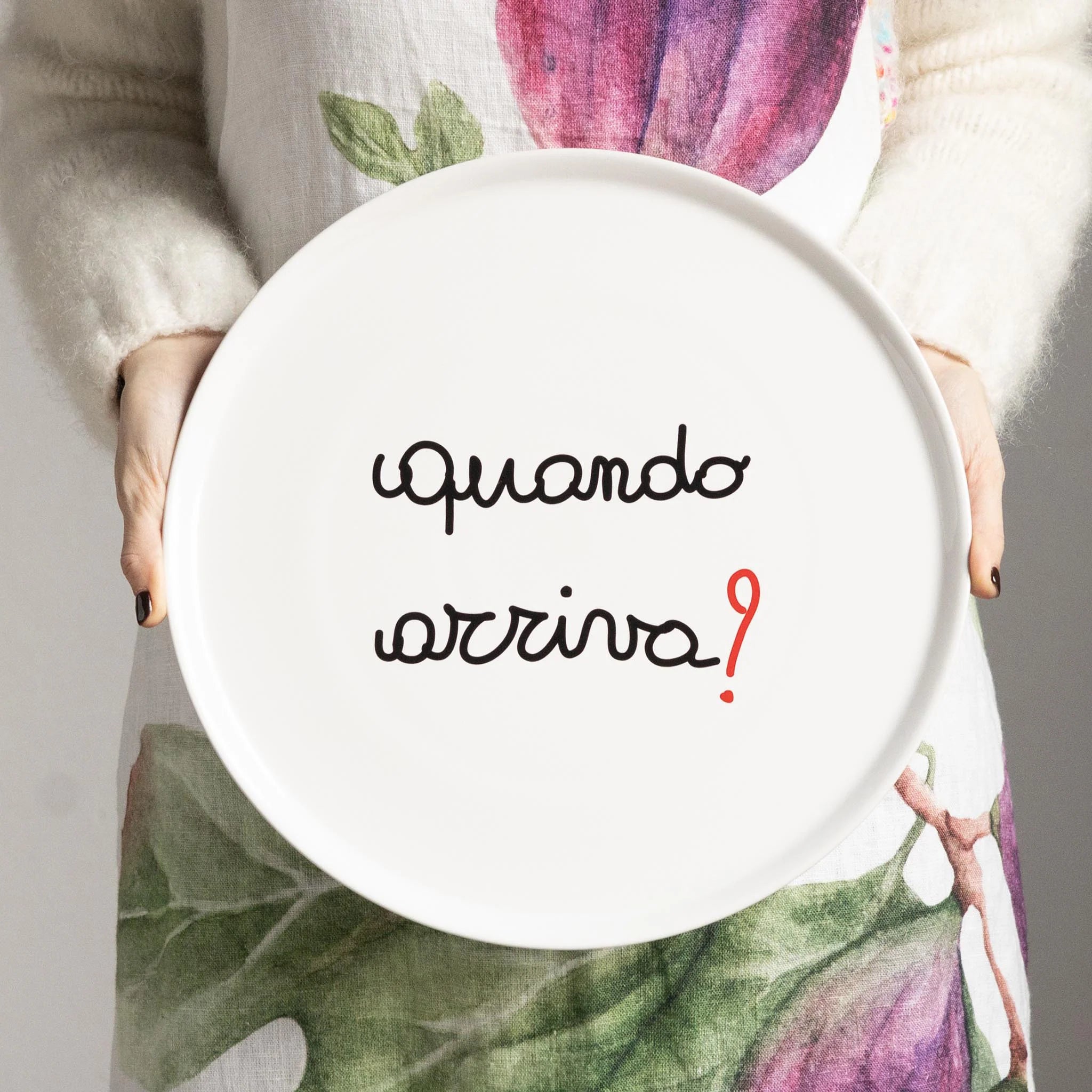 Piatto pizza in Gres " Quando Arriva? " - 31,5 cm