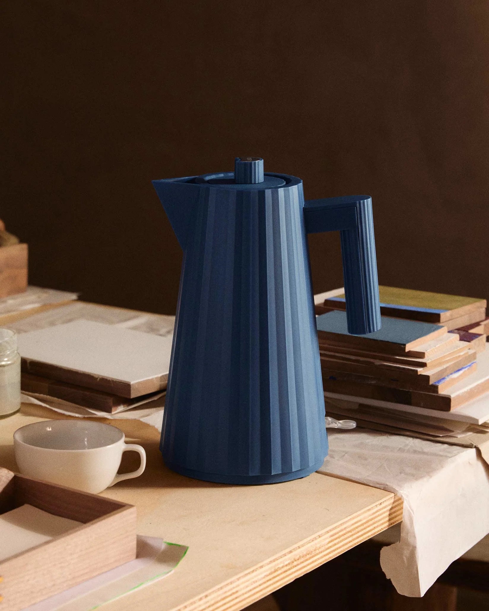 Alessi - Plissè bollitore elettrico spina europea colore blu