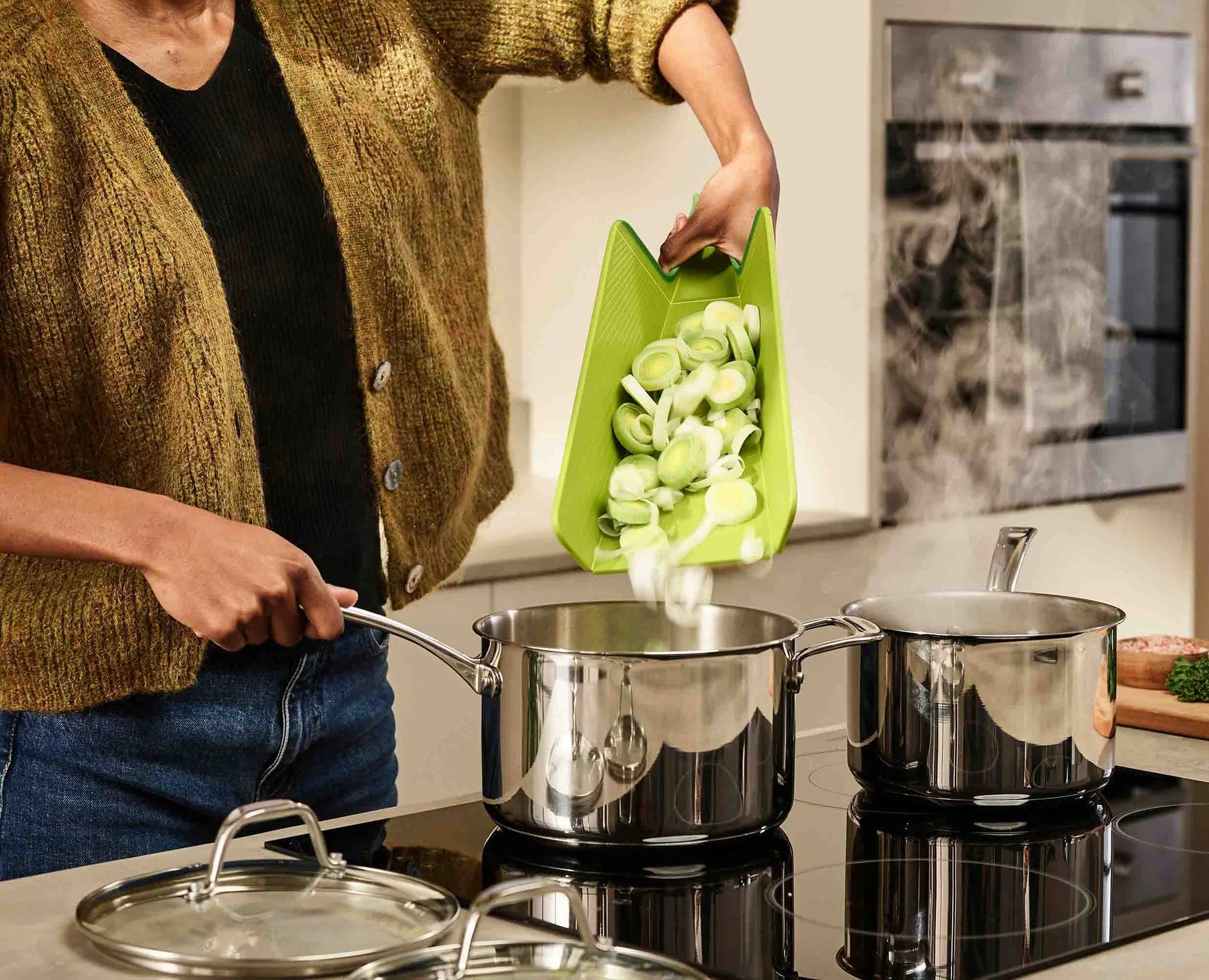 Tagliere pieghevole verde Chop2Pot™ Plus - dimensione regolare