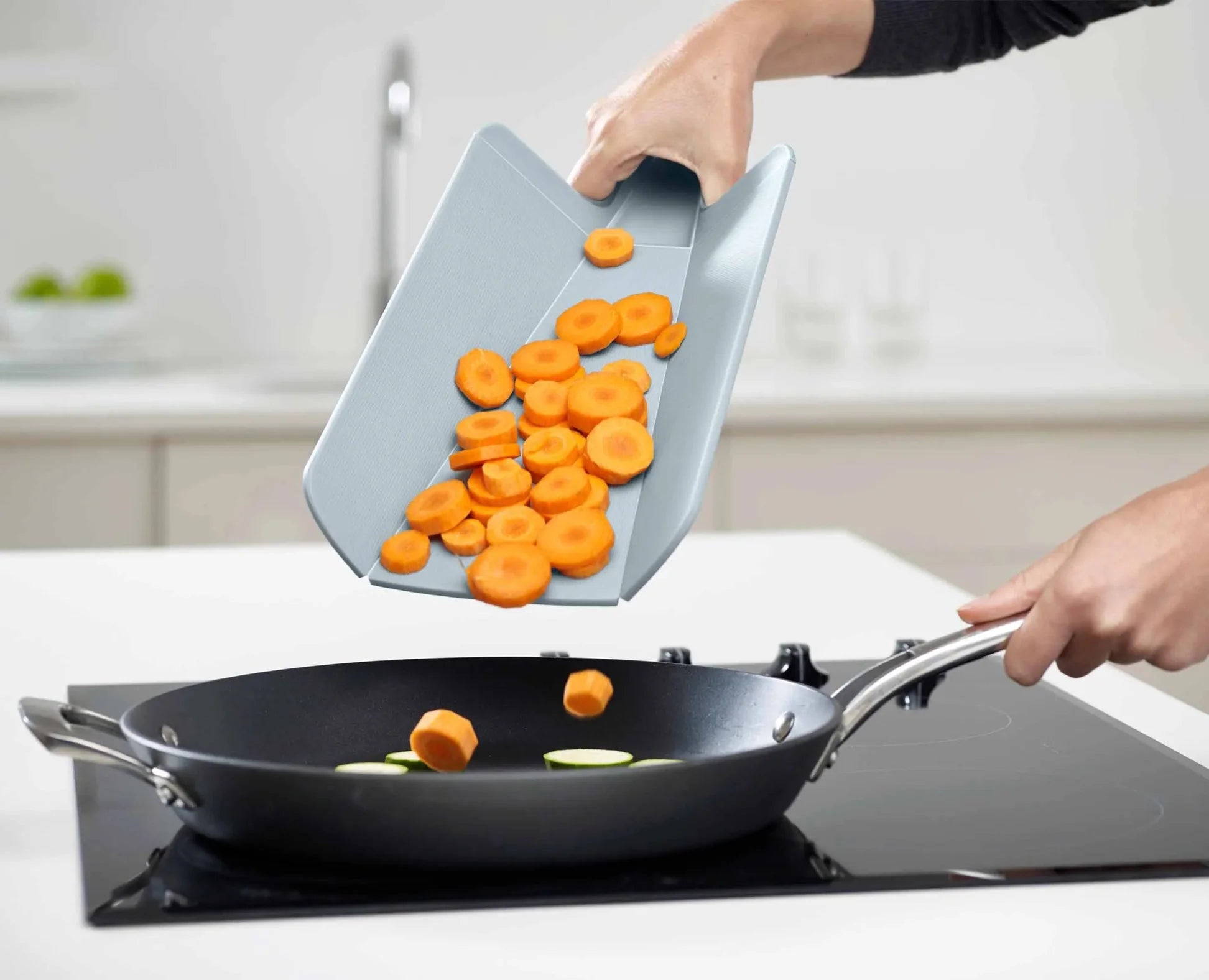 Set di 2 taglieri blu Chop2Pot™ Plus