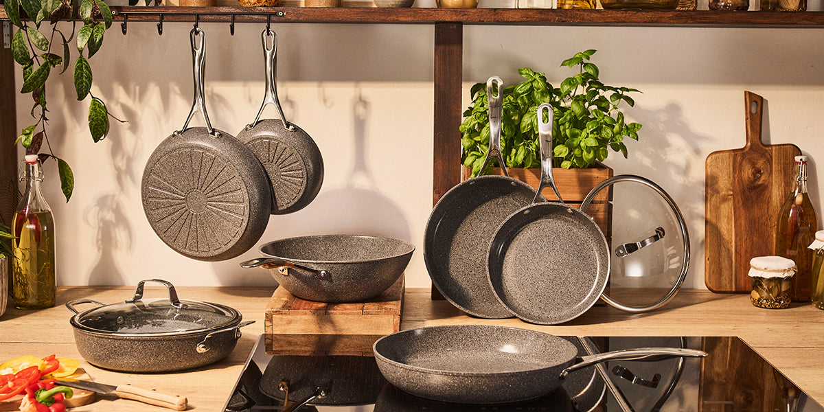 Tegame con coperchio 28 cm antiaderente con base dura al titanio senza pfas