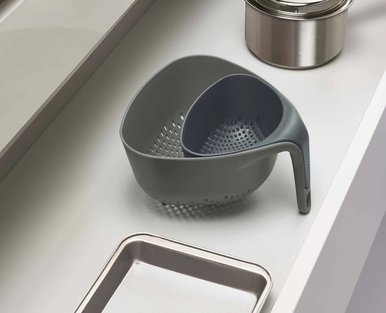Set di scolapasta Nest™ da 2 pezzi, grigio