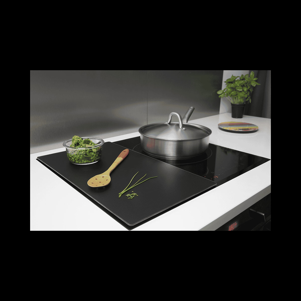 SAS N2J Tempered glass stovetop saver 50x28cm Black