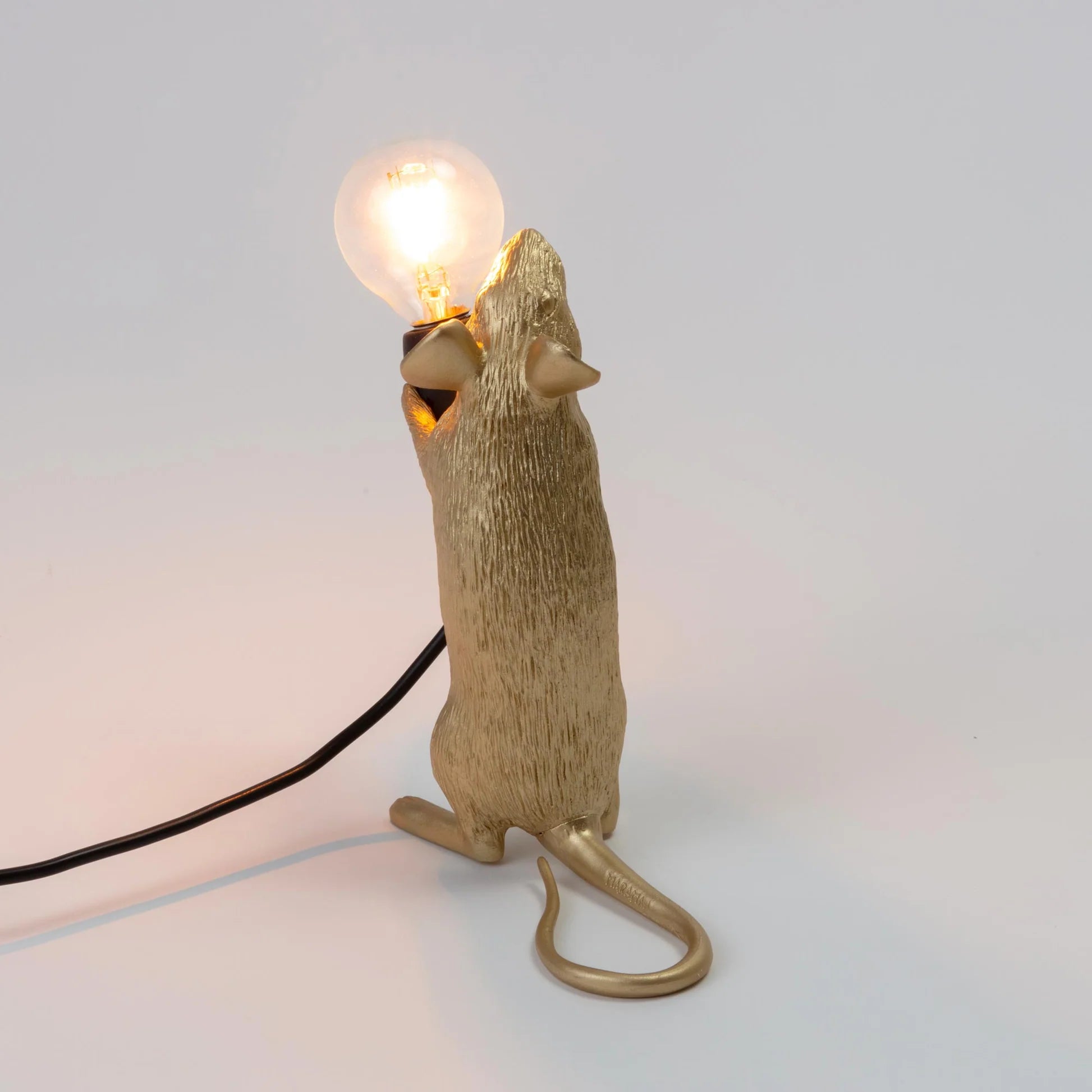 LAMPADA RESINA"MOUSE LAMP-STEP-GOLD"Cm.6x13,3 h. 14,5-IN PIEDI USB