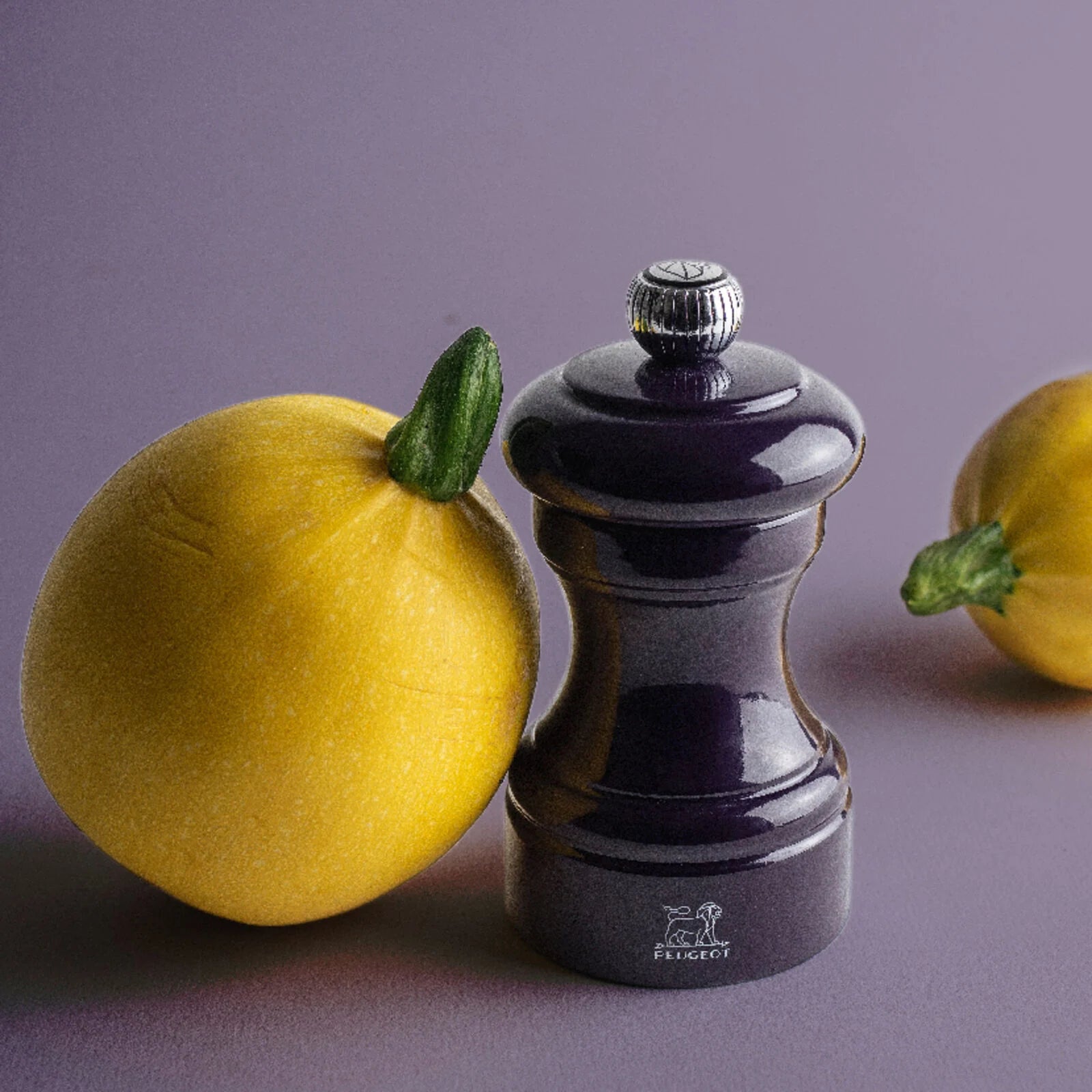 "Bistro" Macinapepe in Legno Smaltato - 10 cm / Purple