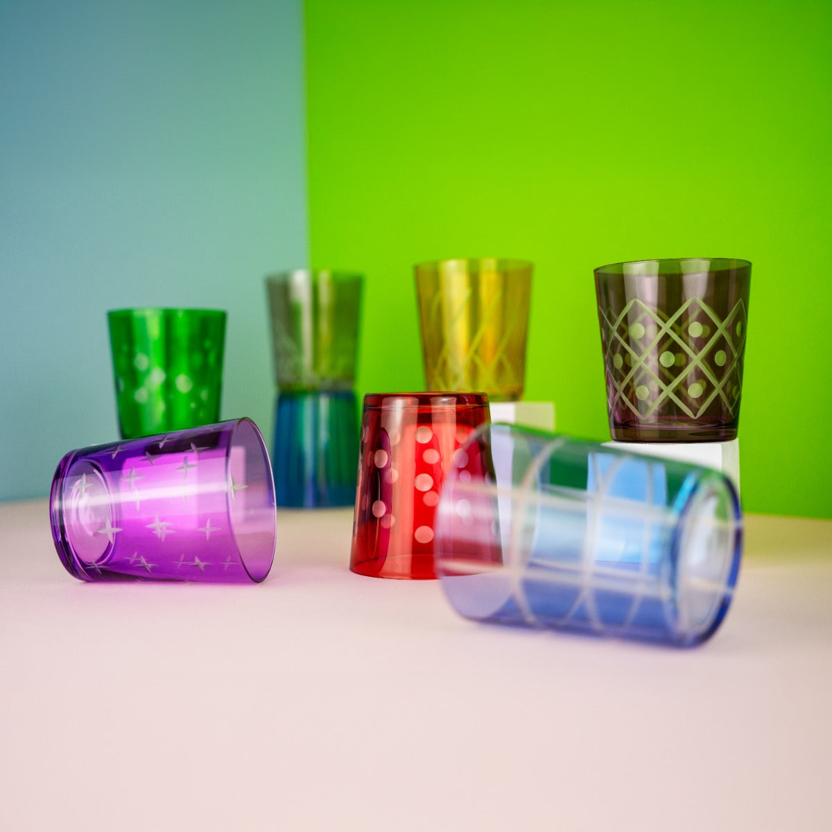 Set 4 bicchieri in vetro con molature - Capacità 300ml / Decori misti