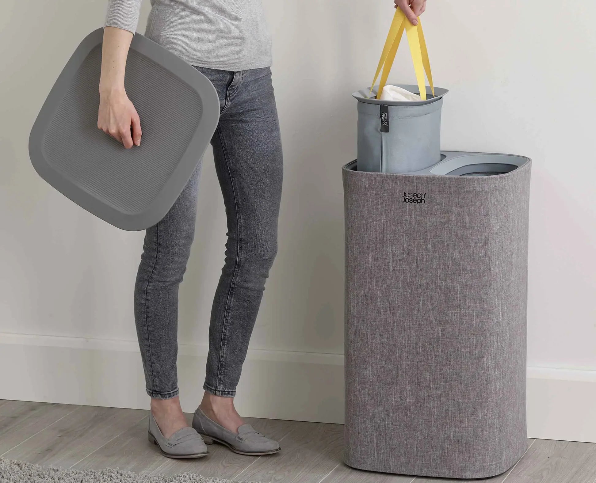 Tota 60L Cesto separatore per biancheria di colore grigio