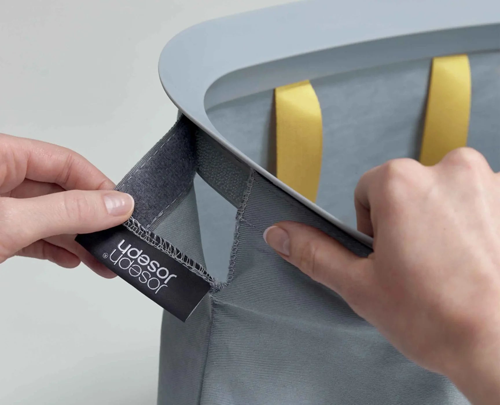 Tota 60L Cesto separatore per biancheria di colore grigio